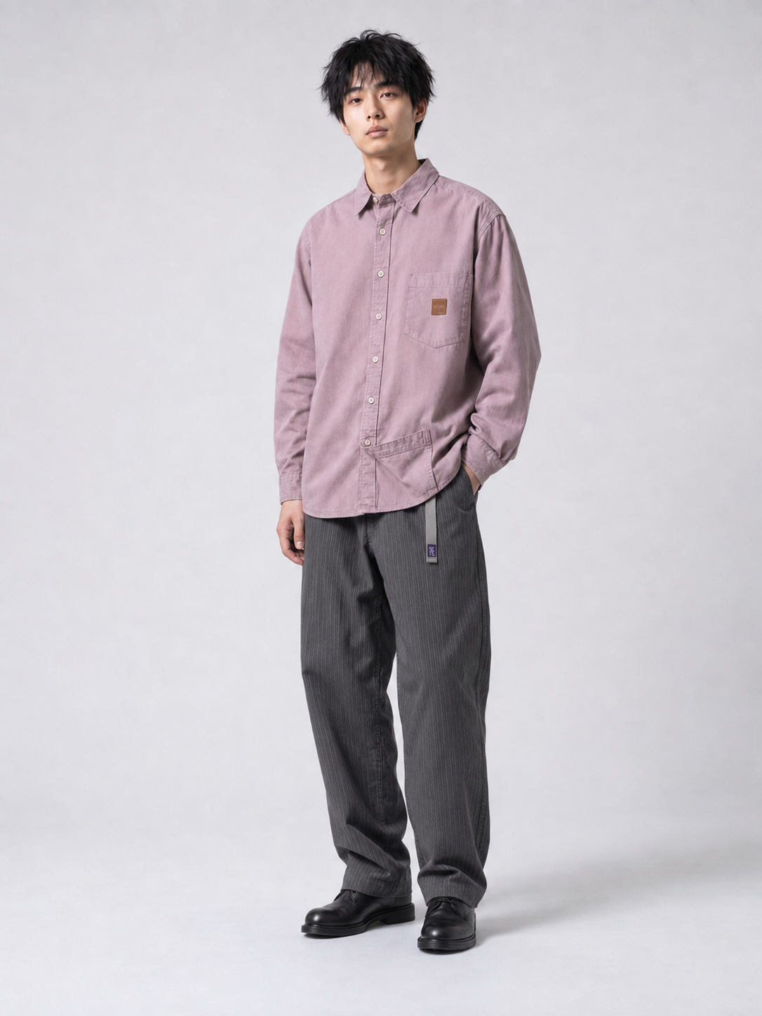 [color:gray-vertical-stripes] Cityboy jeans model view