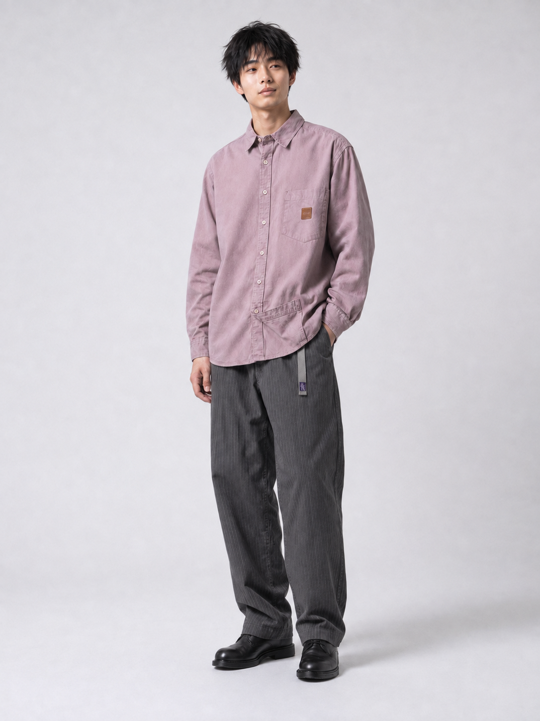 [color:gray-vertical-stripes] Cityboy jeans model view