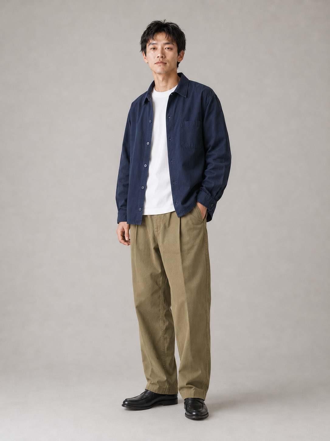 [color:khaki] Double-pleated washed trousers model pose 2