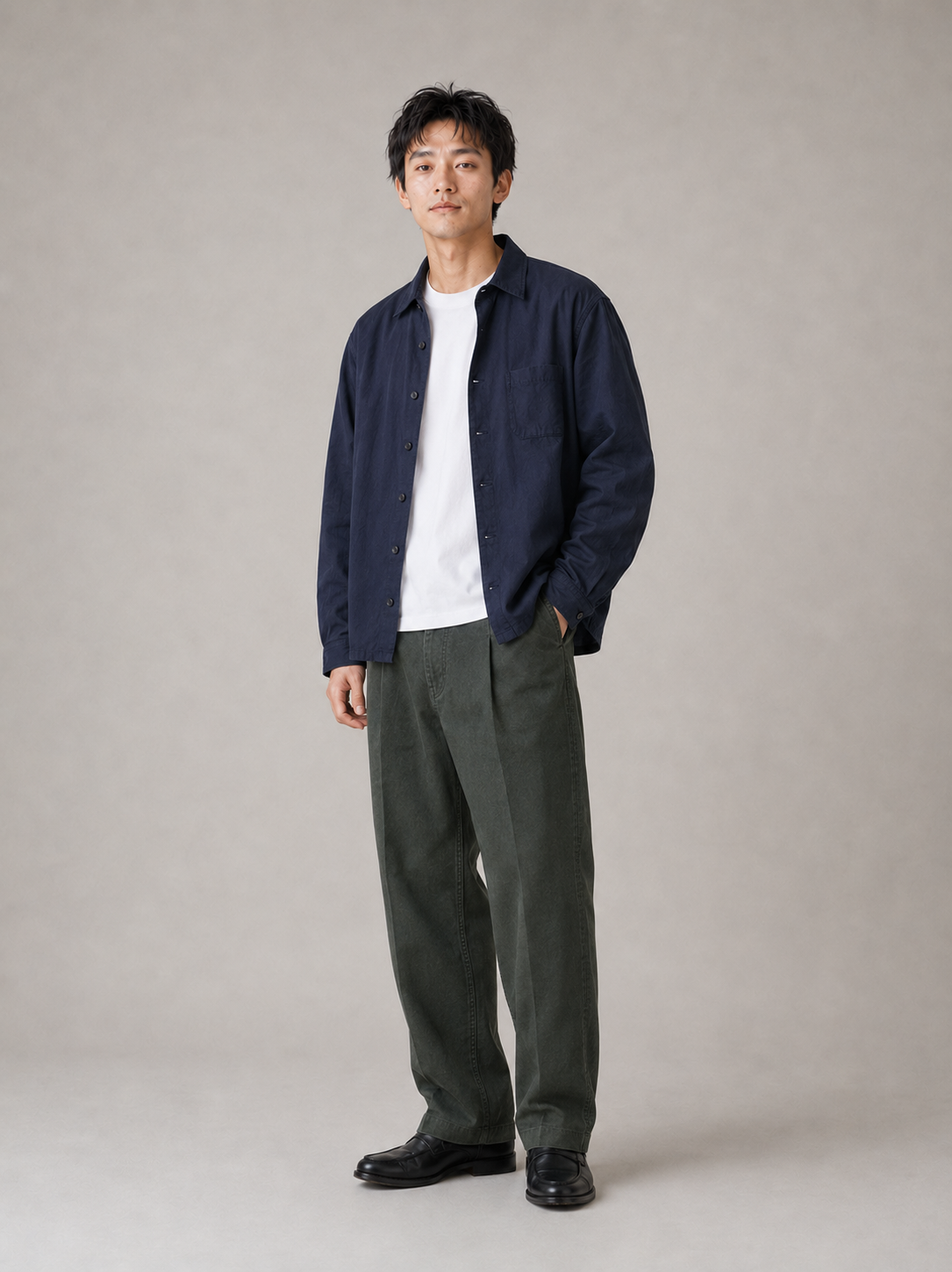 [color:dark-gray] Double-pleated washed trousers model pose 2