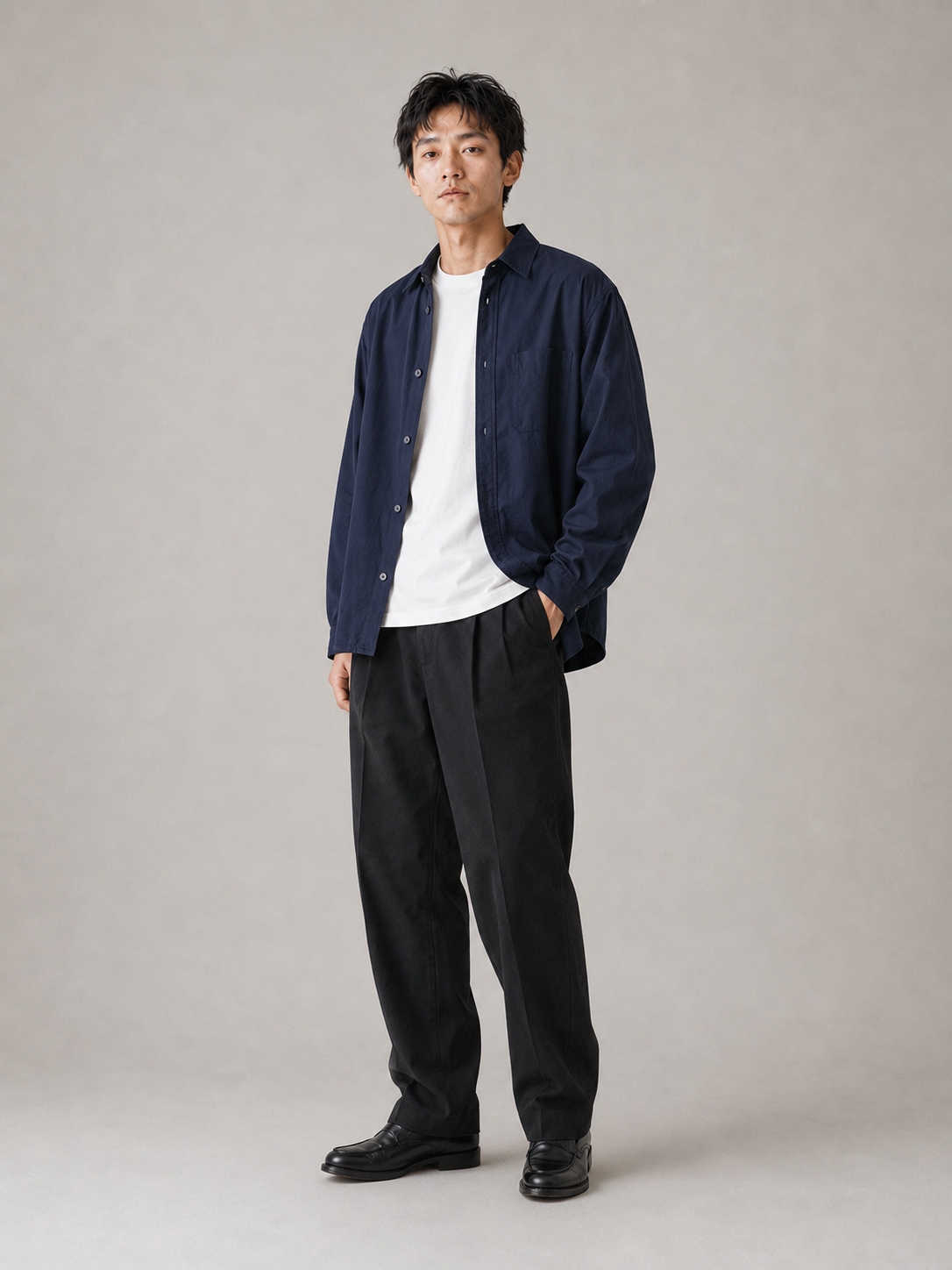 [color:black] Double-pleated washed trousers model pose 2