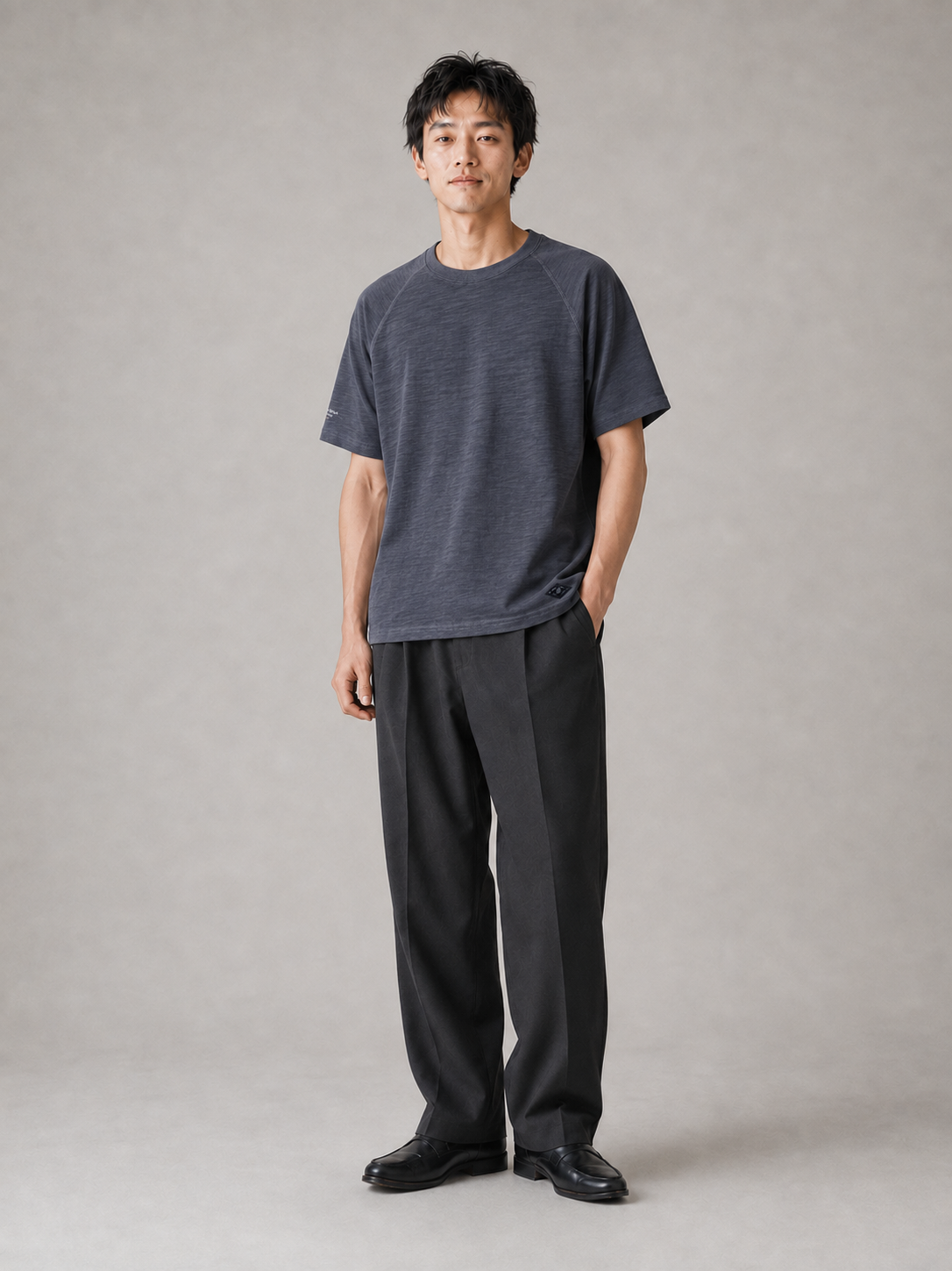 [color:blue] Slub cotton half-sleeve tee model pose 2