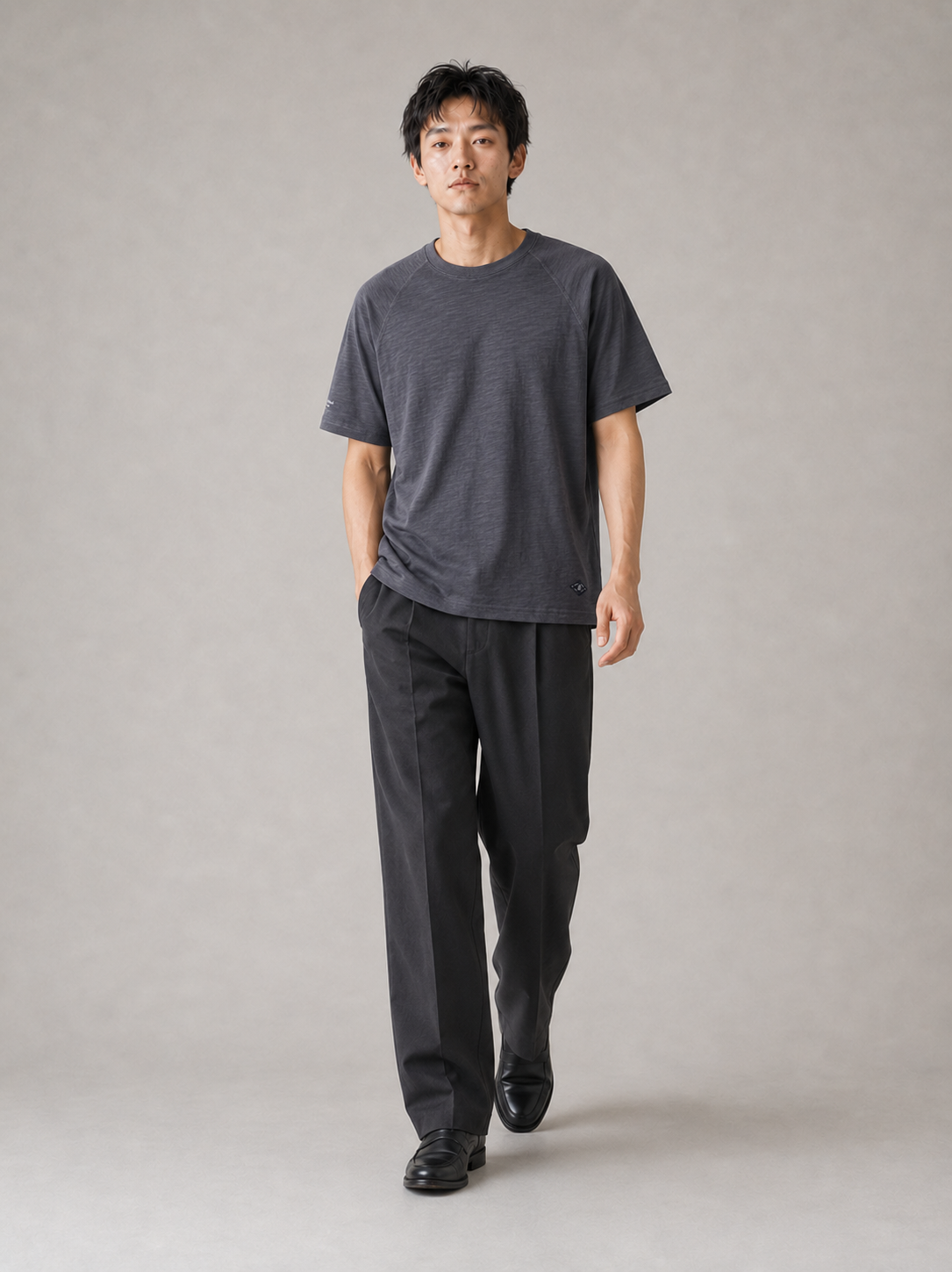 [color:blue] Slub cotton half-sleeve tee model pose 3