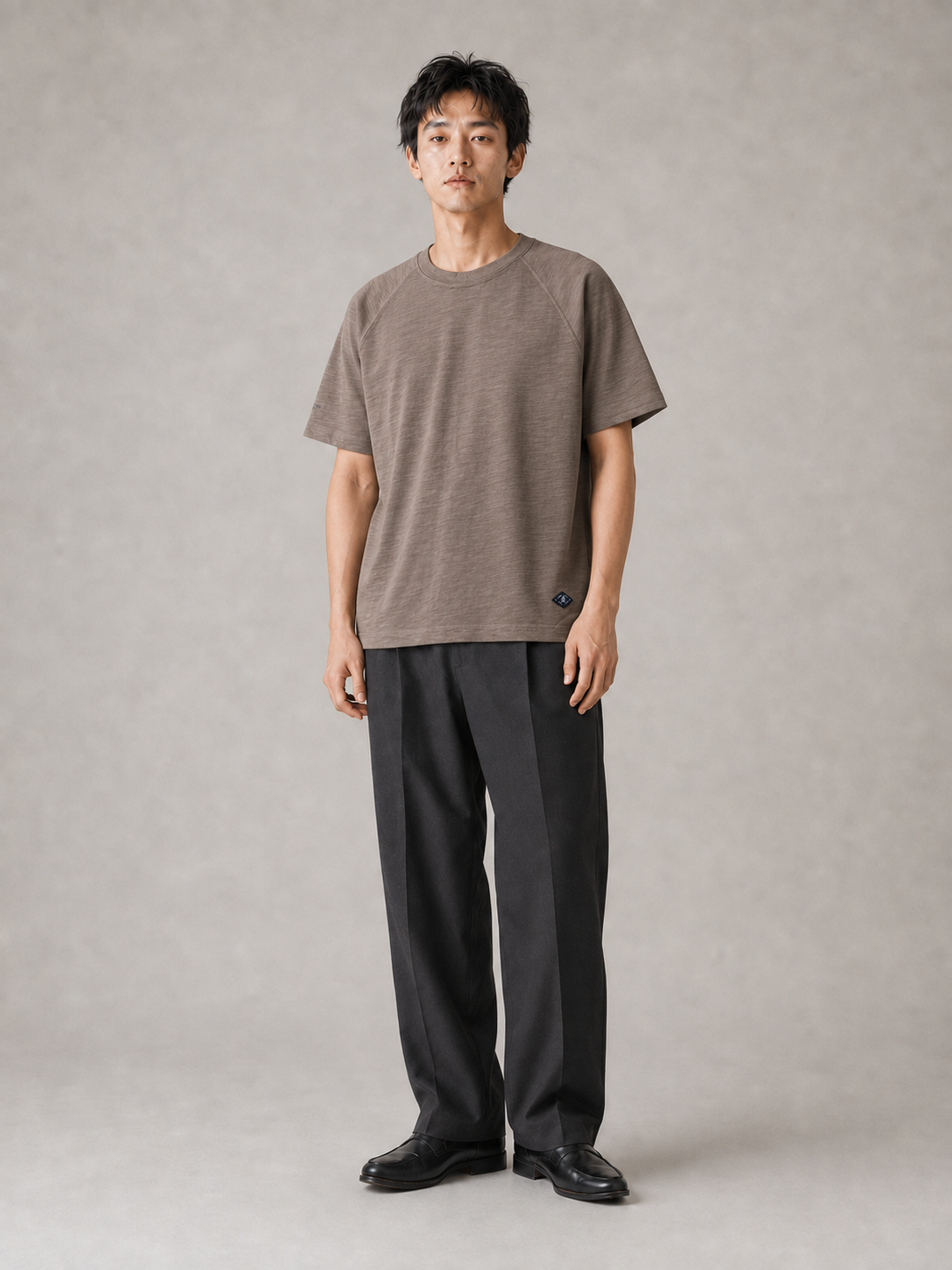 [color:gray] Slub cotton half-sleeve tee model pose 1
