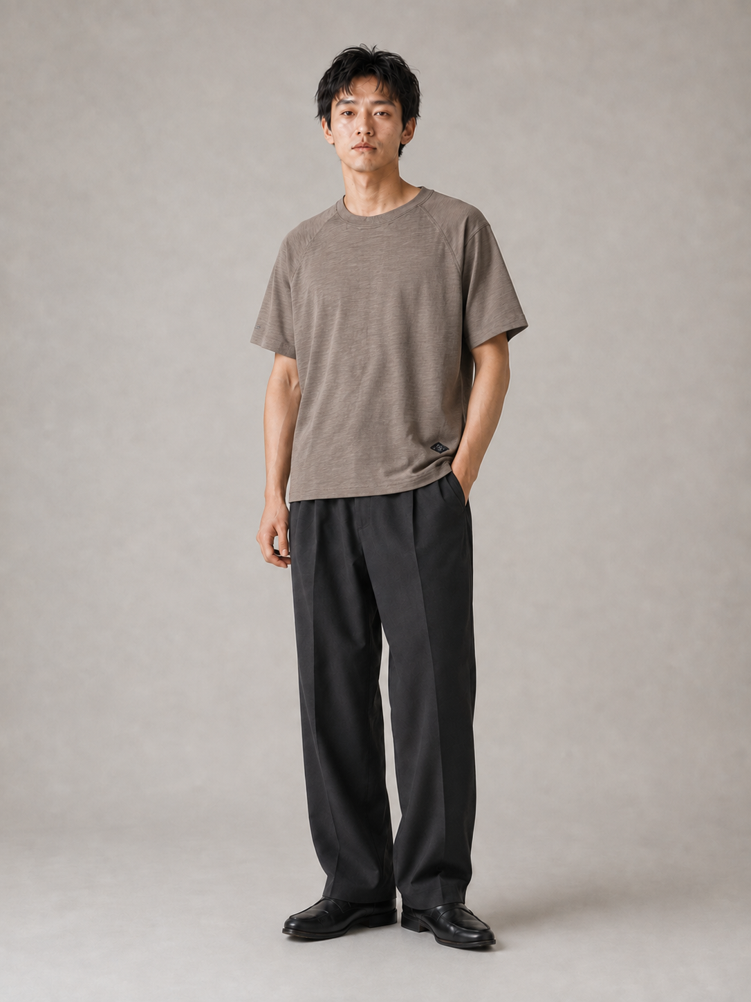 [color:gray] Slub cotton half-sleeve tee model pose 2