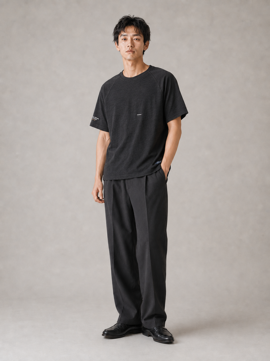 [color:black] Slub cotton half-sleeve tee model pose 2